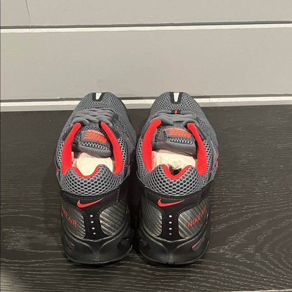 Nike Air Max Torch 4 Dark Grey/Metallic Silver/Red Men’s Size 11.5 - Picture 4 of 8